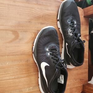 Nike Black and White Athletic Shoes with Breathable Mesh